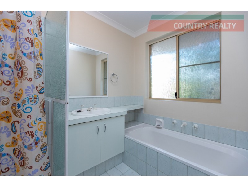 10 Freind Place, Northam WA 6401