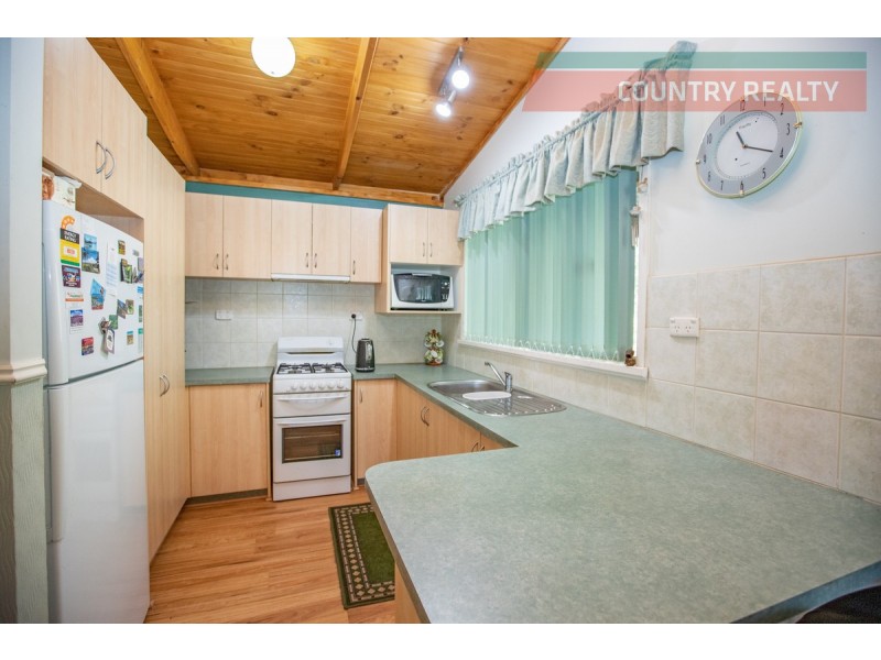 88 Benrua Road, Bakers Hill WA 6562