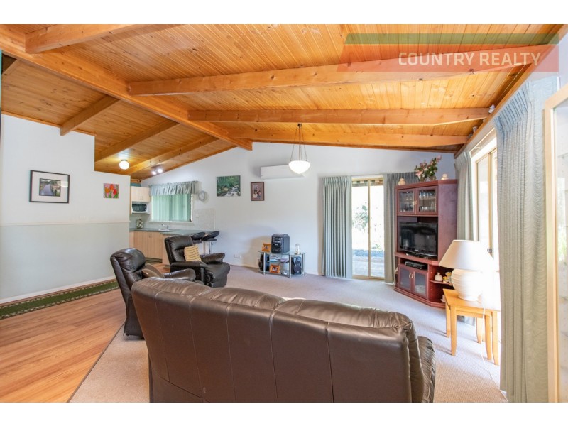 88 Benrua Road, Bakers Hill WA 6562