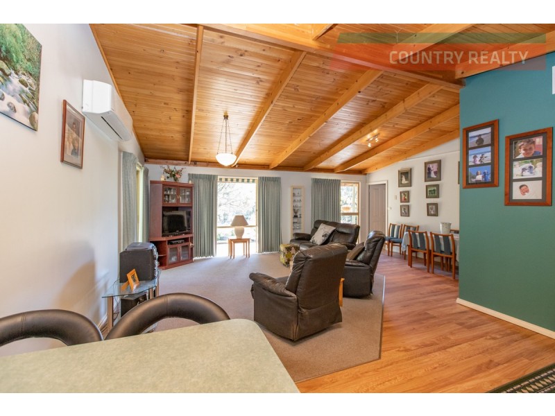 88 Benrua Road, Bakers Hill WA 6562