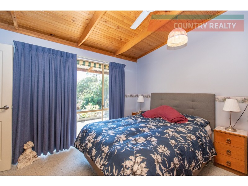 88 Benrua Road, Bakers Hill WA 6562