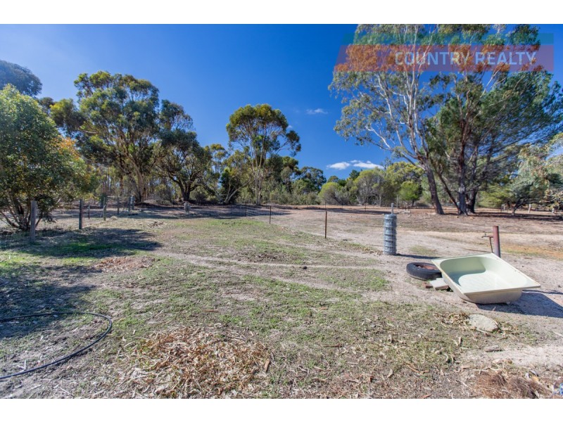 88 Benrua Road, Bakers Hill WA 6562