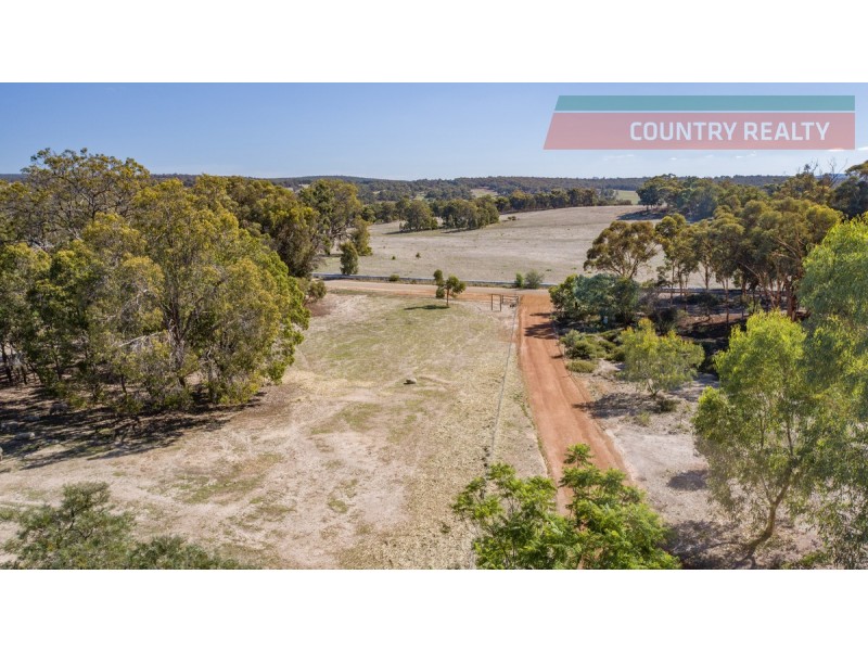 88 Benrua Road, Bakers Hill WA 6562