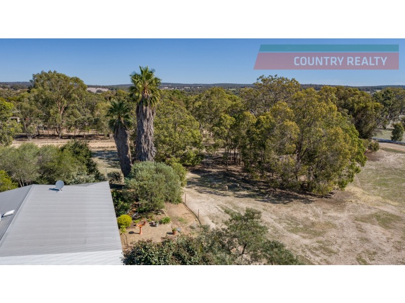 88 Benrua Road, Bakers Hill WA 6562