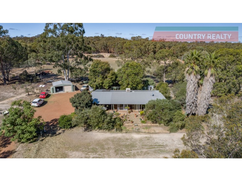 88 Benrua Road, Bakers Hill WA 6562