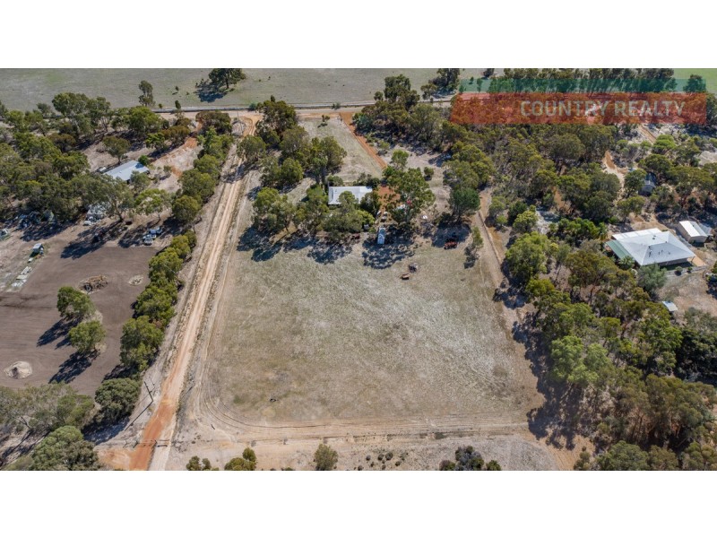 88 Benrua Road, Bakers Hill WA 6562