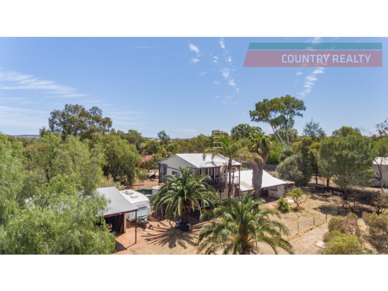 3 & 5 Lee Crescent, York WA 6302