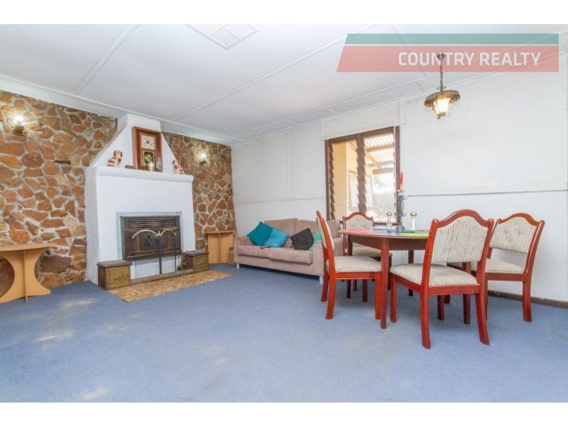 3 & 5 Lee Crescent, York WA 6302
