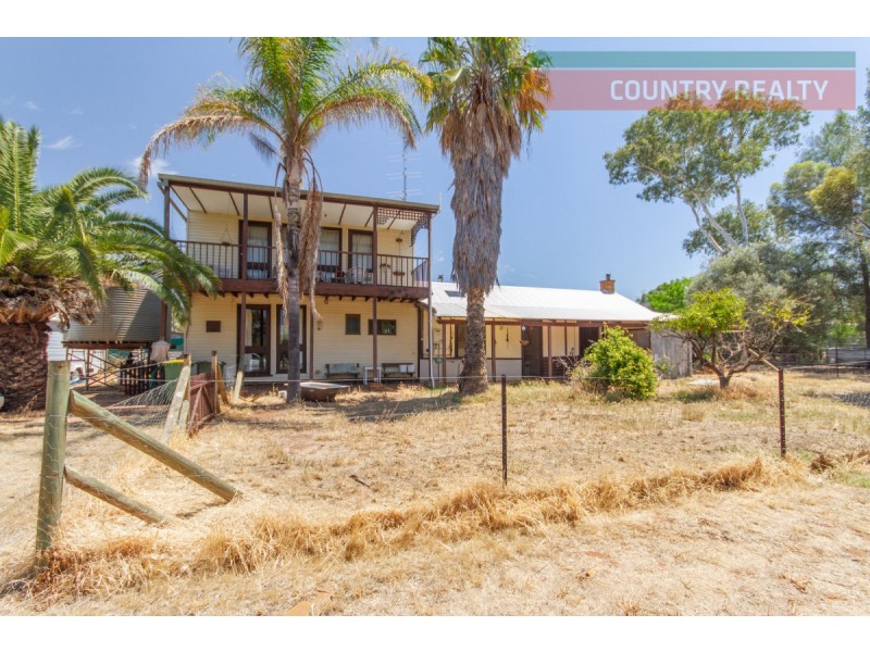 3 & 5 Lee Crescent, York WA 6302