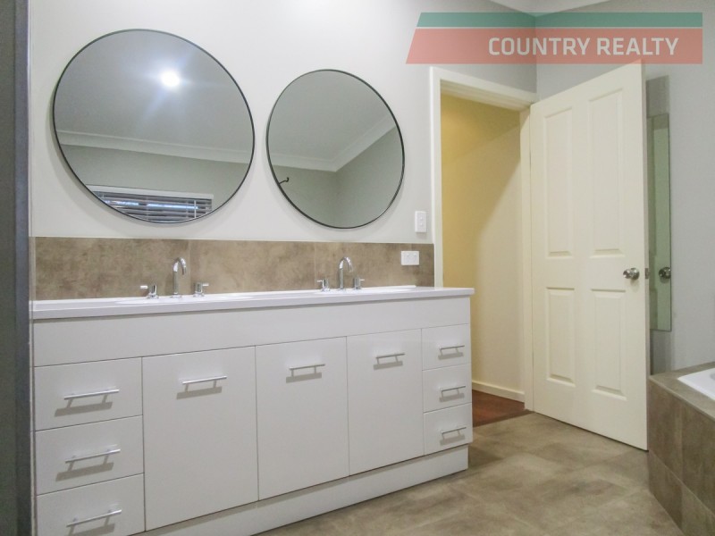 1366 Haddrill Road, Jennacubbine WA 6401