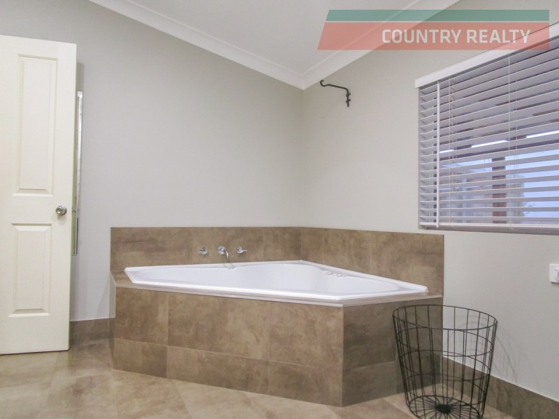 1366 Haddrill Road, Jennacubbine WA 6401