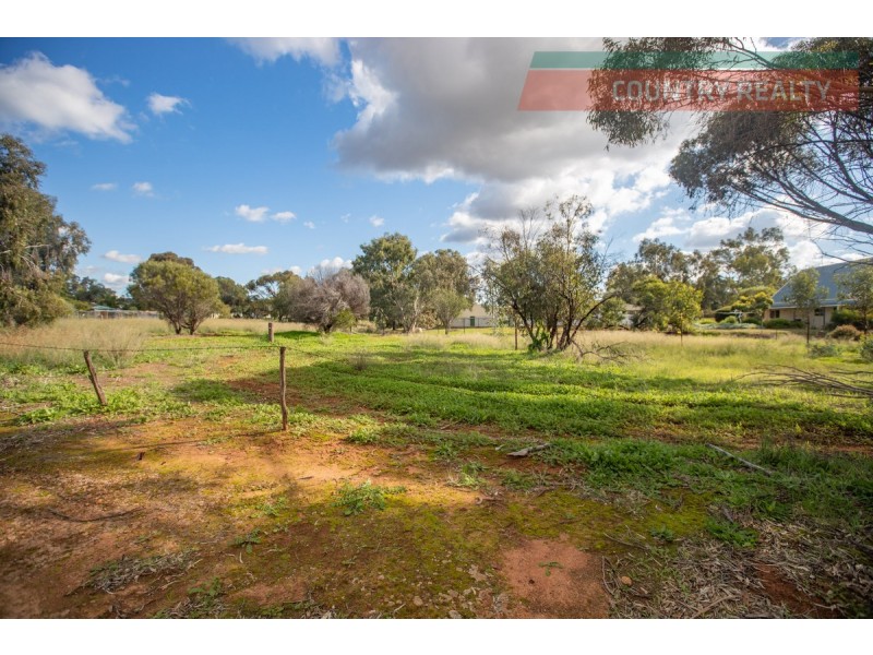 1 Little Street, York WA 6302