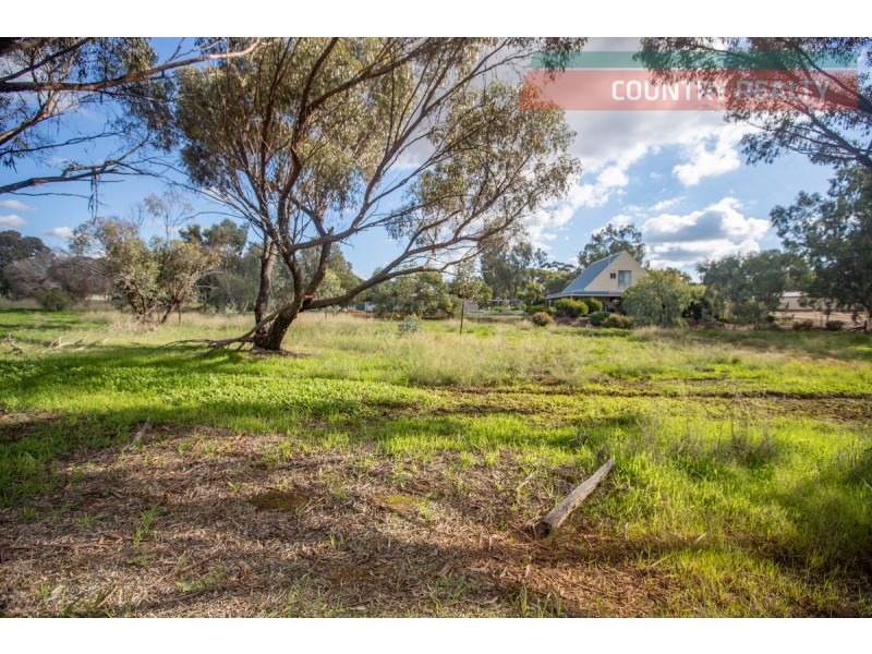 1 Little Street, York WA 6302