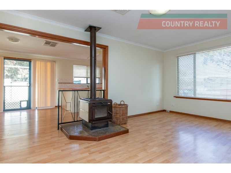 38 Cardwell Road, York WA 6302