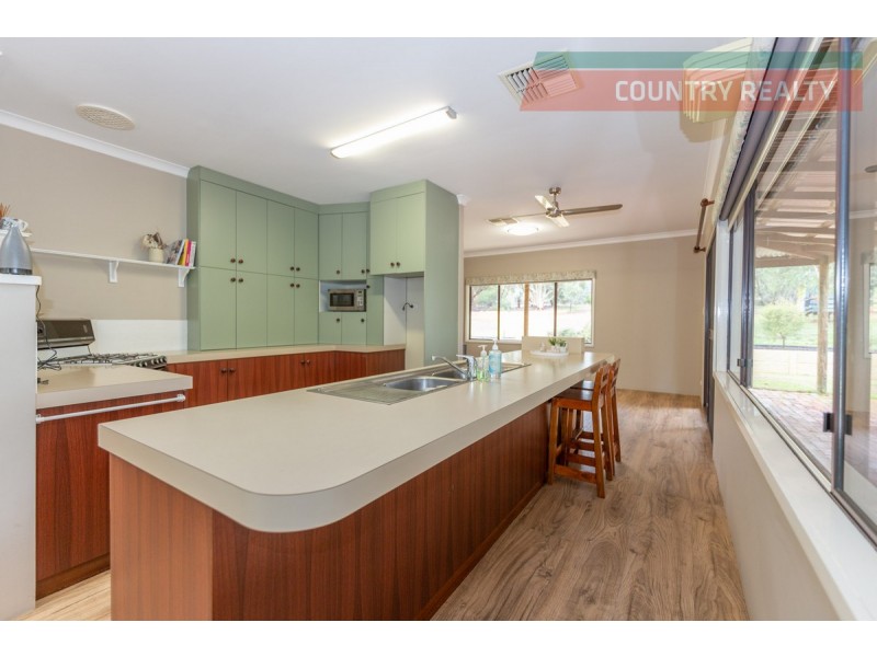 102 Benrua Road, Clackline WA 6564