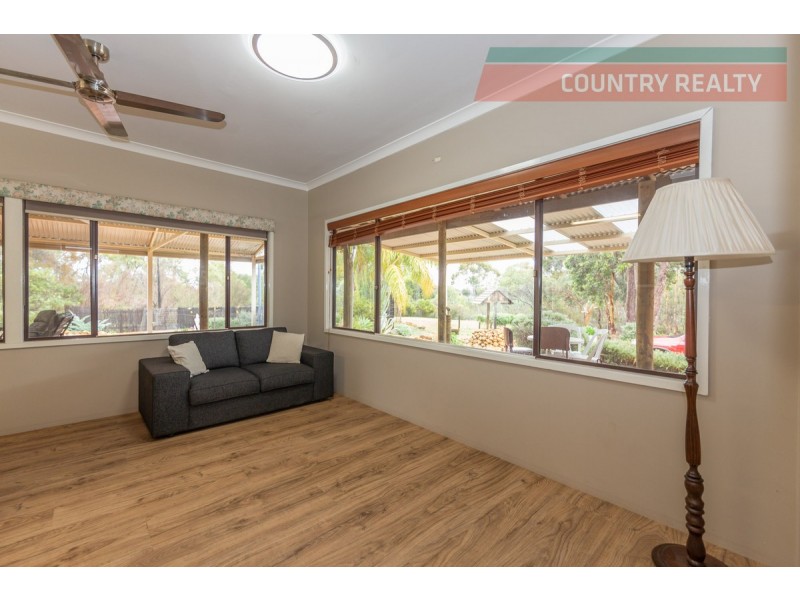 102 Benrua Road, Clackline WA 6564