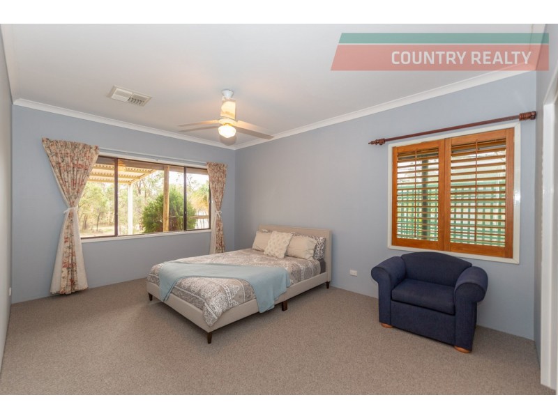 102 Benrua Road, Clackline WA 6564