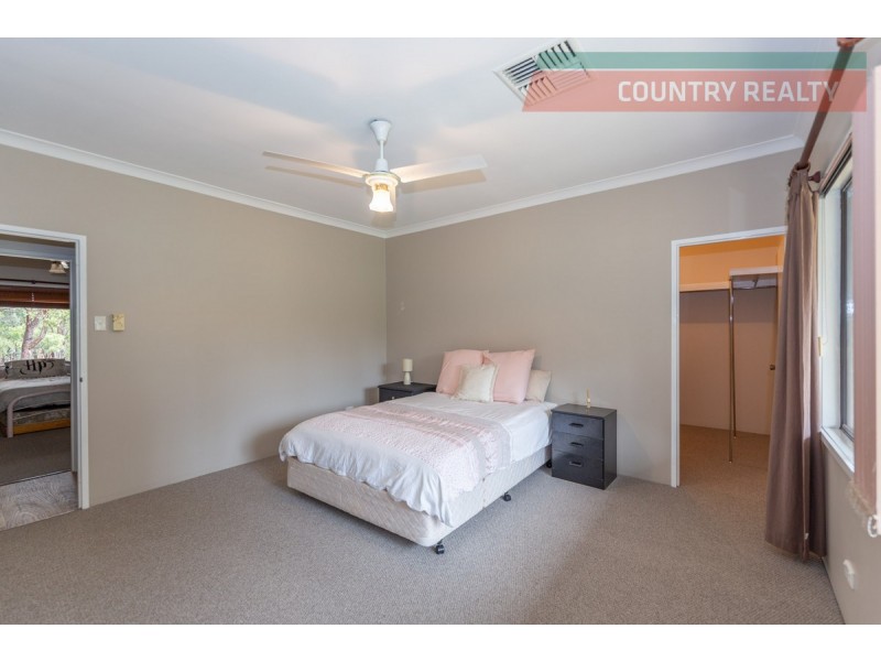 102 Benrua Road, Clackline WA 6564