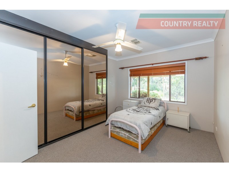 102 Benrua Road, Clackline WA 6564