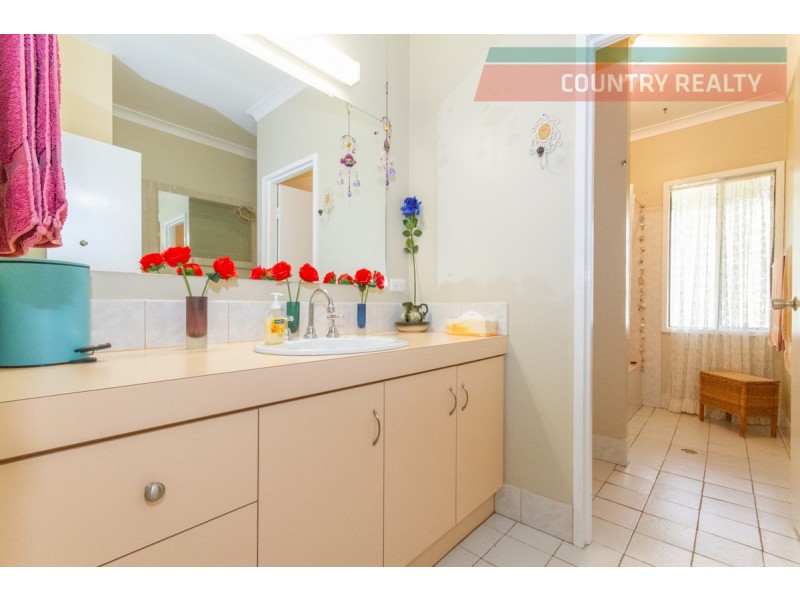 102 Benrua Road, Clackline WA 6564