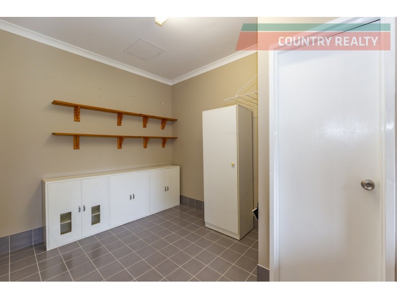 102 Benrua Road, Clackline WA 6564