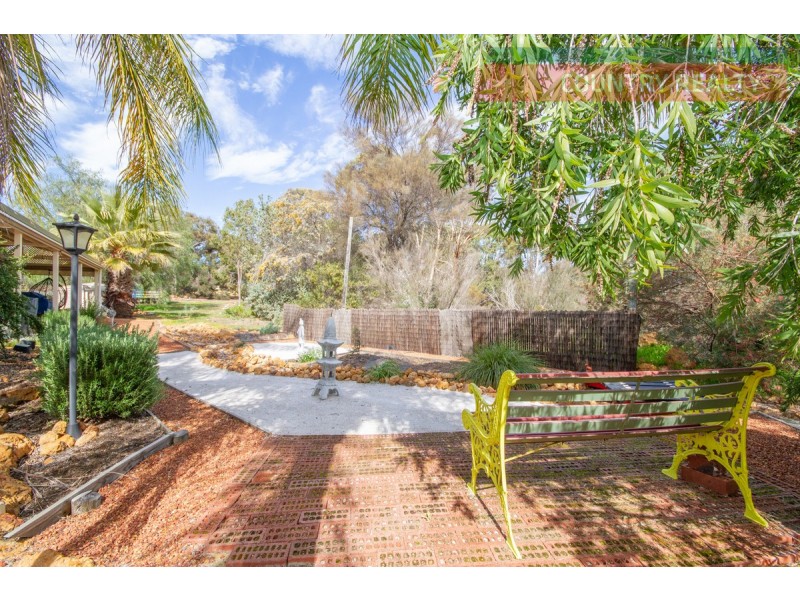 102 Benrua Road, Clackline WA 6564