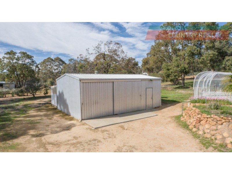 102 Benrua Road, Clackline WA 6564
