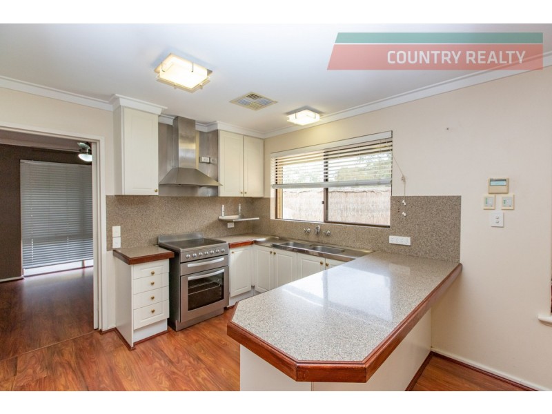 5 Leawood Crescent, Boya WA 6056