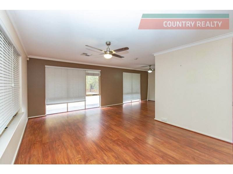 5 Leawood Crescent, Boya WA 6056