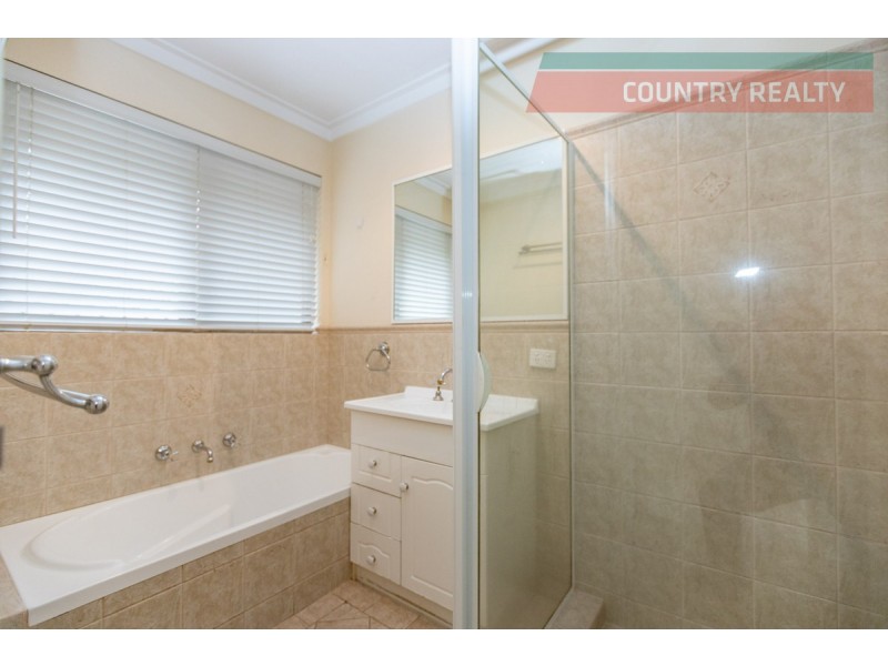 5 Leawood Crescent, Boya WA 6056