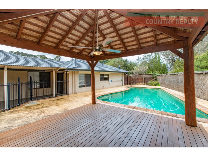 5 Leawood Crescent, Boya WA 6056