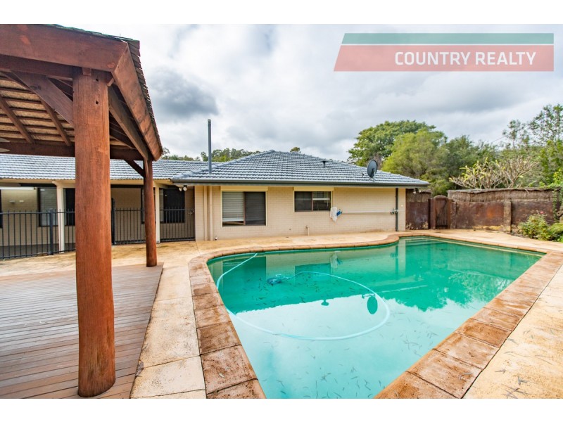 5 Leawood Crescent, Boya WA 6056