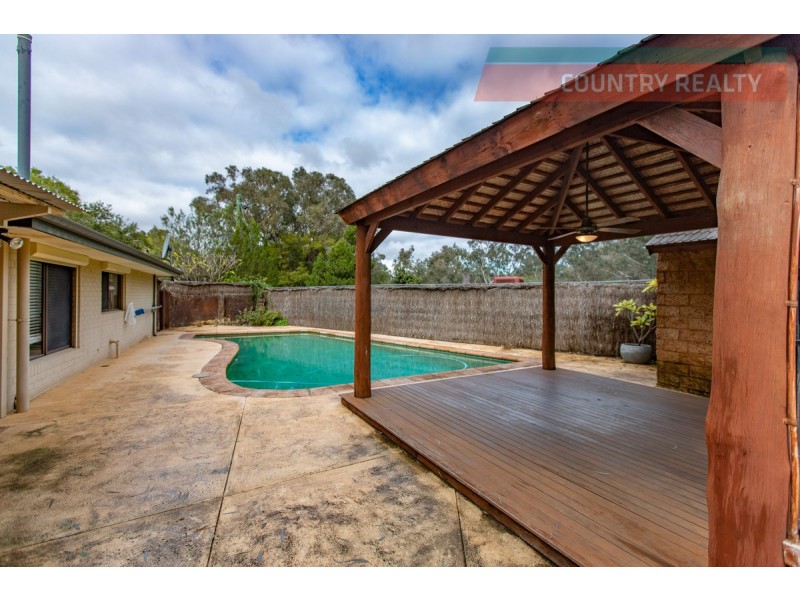 5 Leawood Crescent, Boya WA 6056