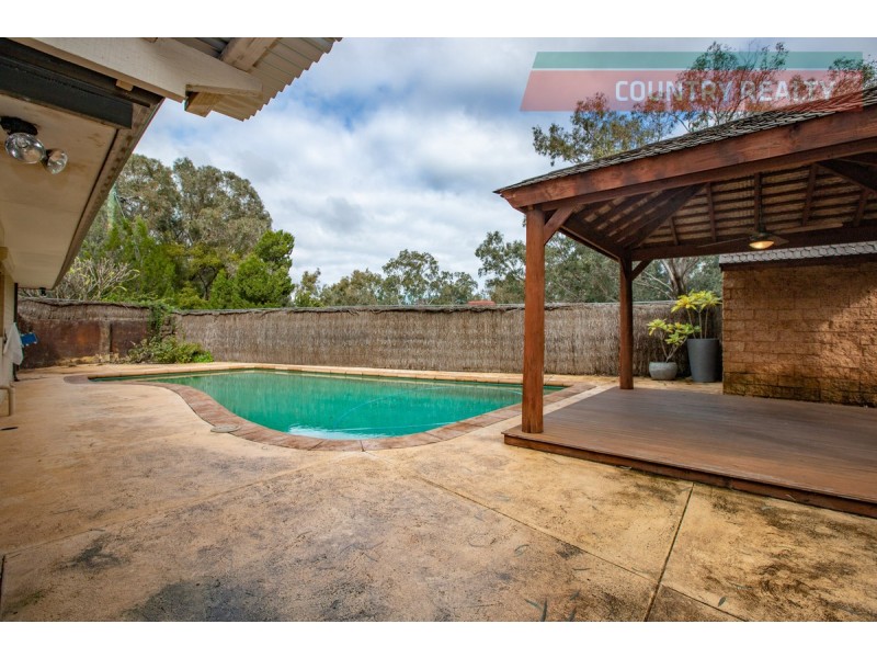 5 Leawood Crescent, Boya WA 6056