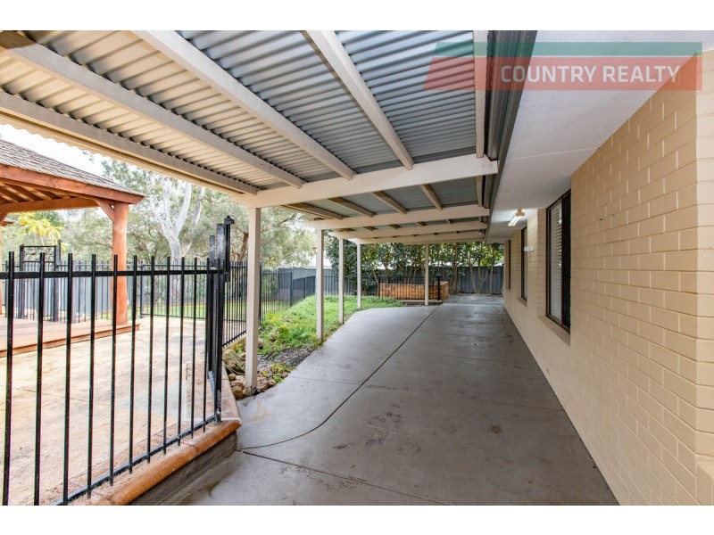 5 Leawood Crescent, Boya WA 6056