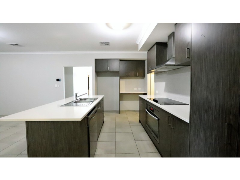 24 Oakover Place, Northam WA 6401