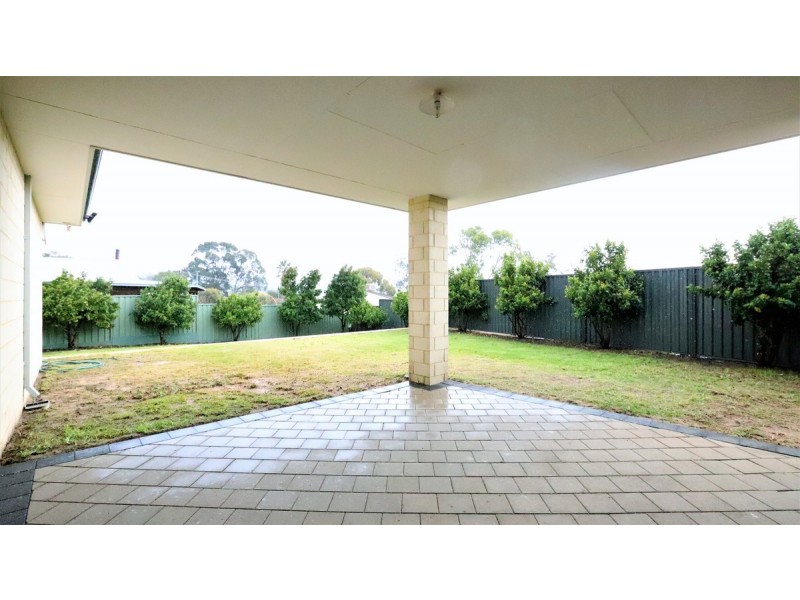 24 Oakover Place, Northam WA 6401