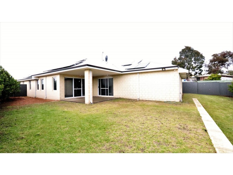 24 Oakover Place, Northam WA 6401