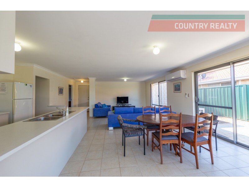 13 Riverside Outlook, Northam WA 6401