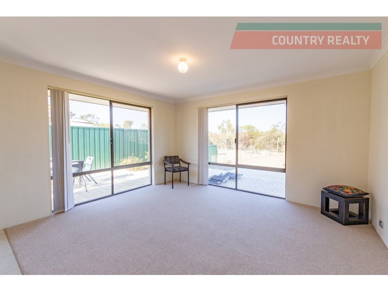 13 Riverside Outlook, Northam WA 6401