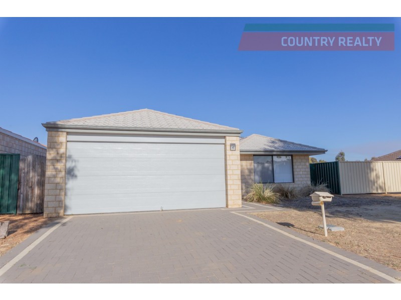 13 Riverside Outlook, Northam WA 6401