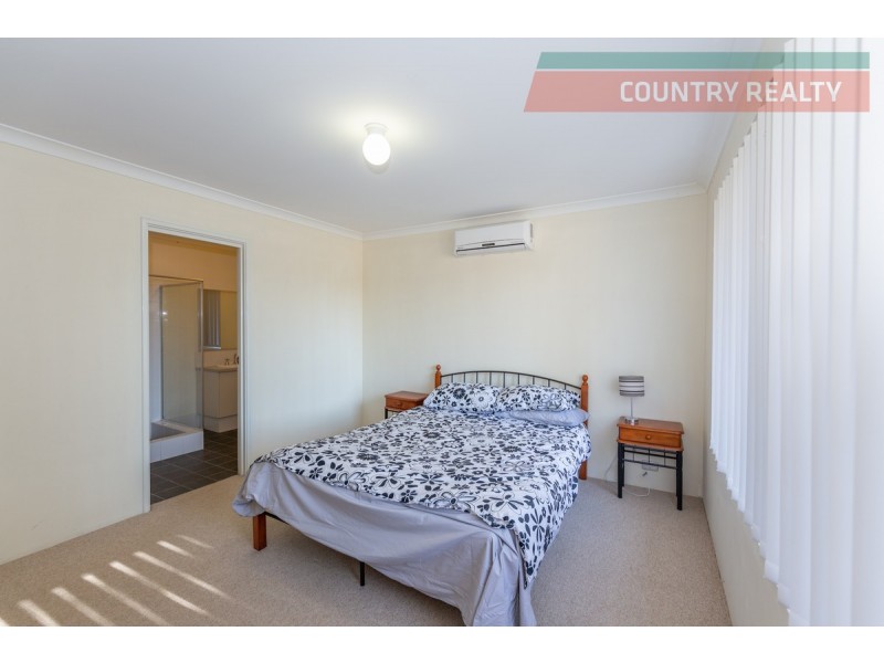 13 Riverside Outlook, Northam WA 6401