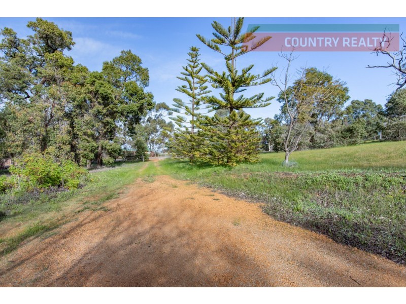 120 Harvester Drive, Toodyay WA 6566