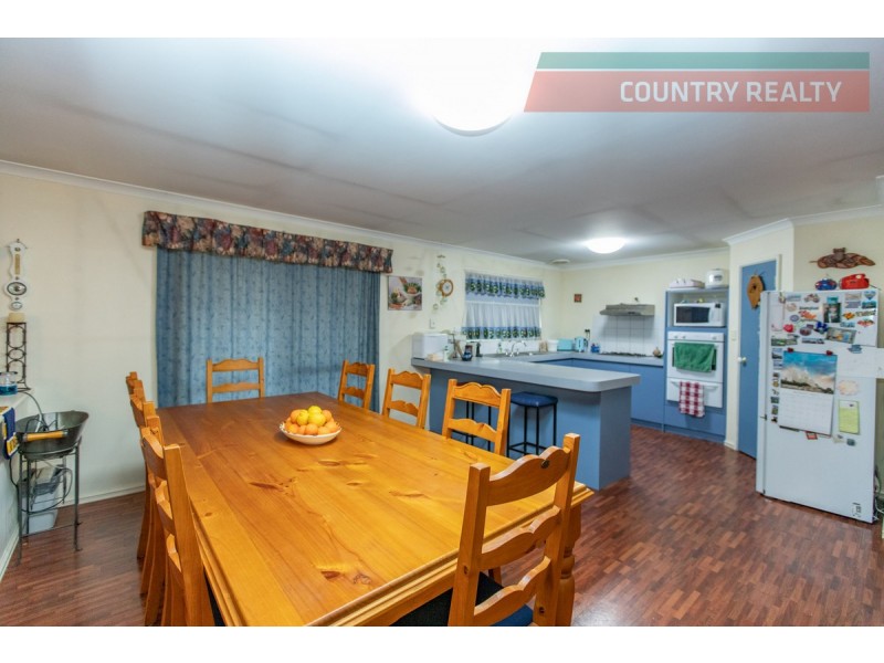 120 Harvester Drive, Toodyay WA 6566