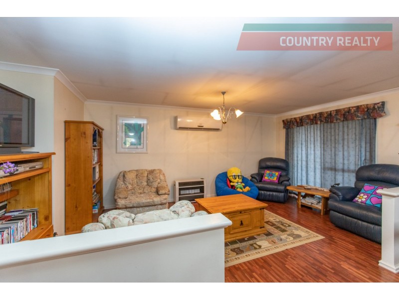 120 Harvester Drive, Toodyay WA 6566