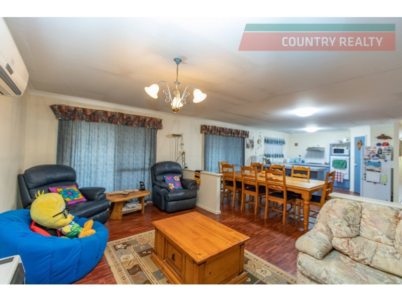 120 Harvester Drive, Toodyay WA 6566