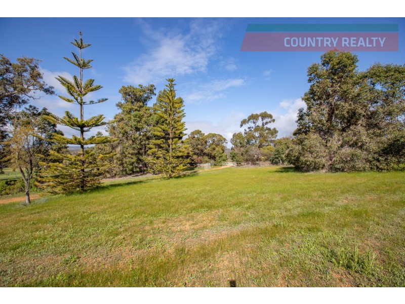 120 Harvester Drive, Toodyay WA 6566