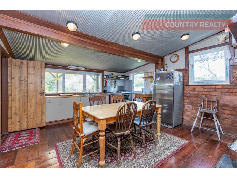 14 Toodyay Street, Toodyay WA 6566