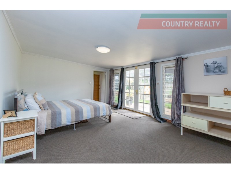 14 Toodyay Street, Toodyay WA 6566