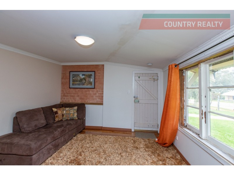 14 Toodyay Street, Toodyay WA 6566
